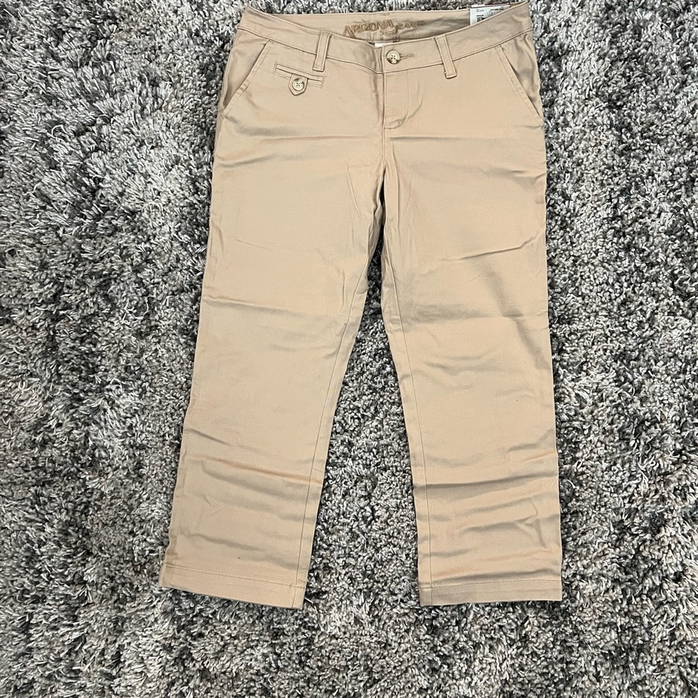 🌈 NWT Arizona Capri Pants